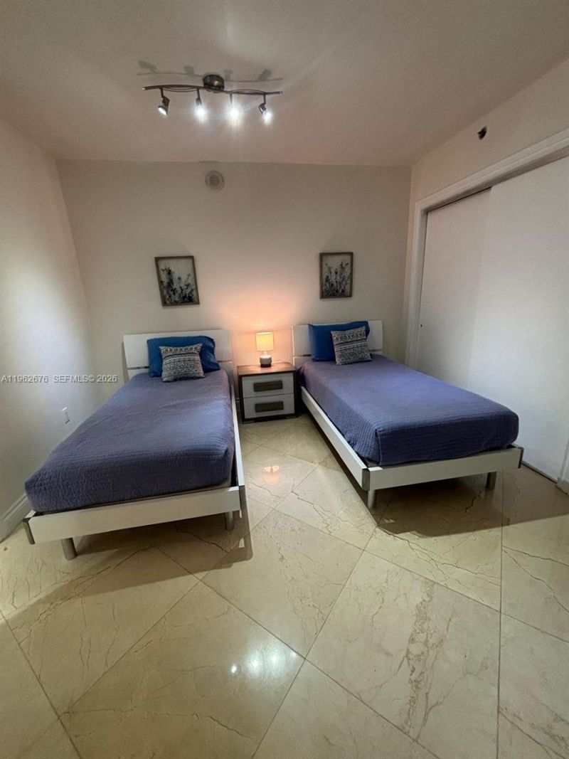 1830 S Ocean Dr, Unit 2004, Hallandale Beach, FL 33009 Photo