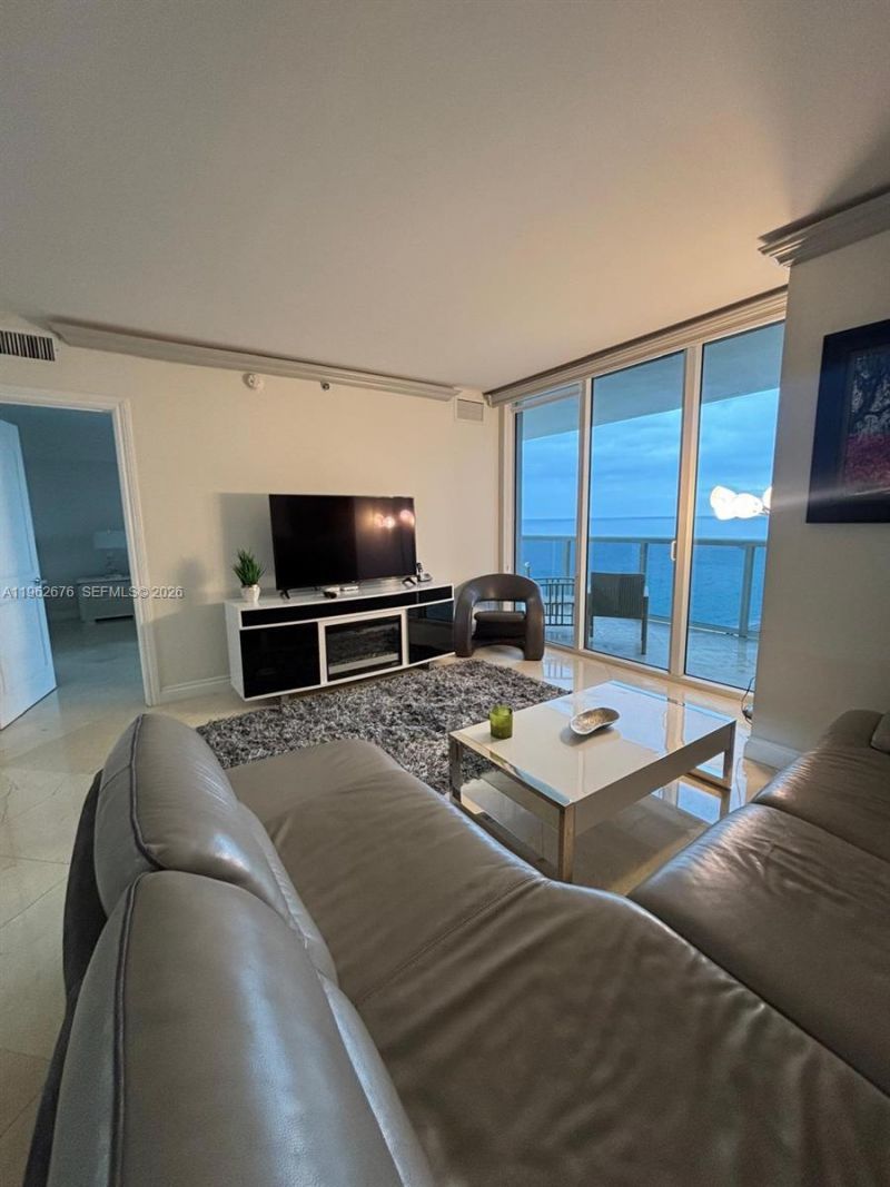 1830 S Ocean Dr, Unit 2004, Hallandale Beach, FL 33009 Photo