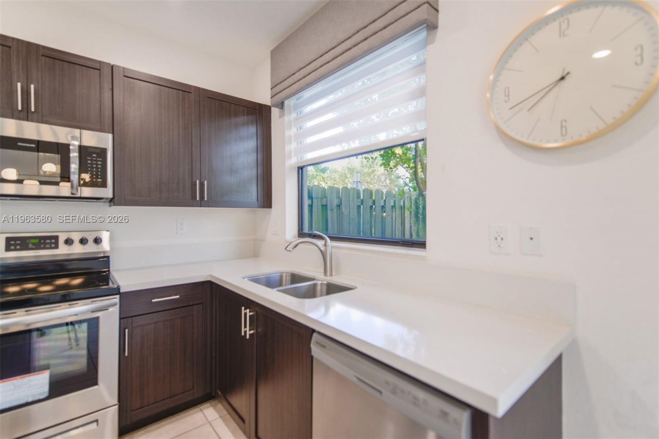 20814 NE 5th Ct , Unit 20814, Miami, FL 33179 Photo