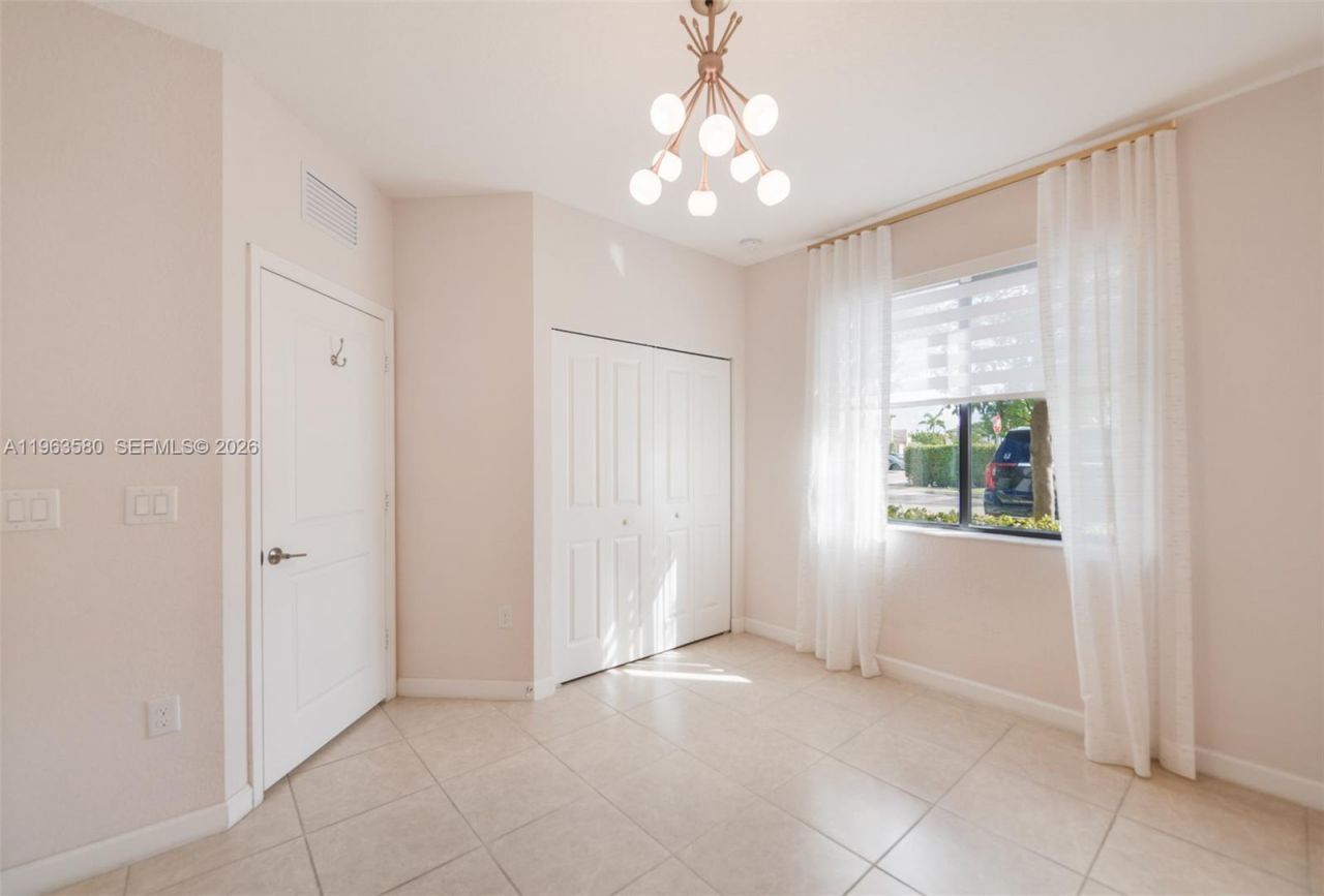 20814 NE 5th Ct , Unit 20814, Miami, FL 33179 Photo