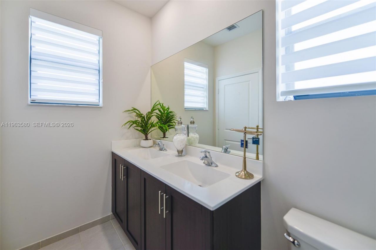 20814 NE 5th Ct , Unit 20814, Miami, FL 33179 Photo