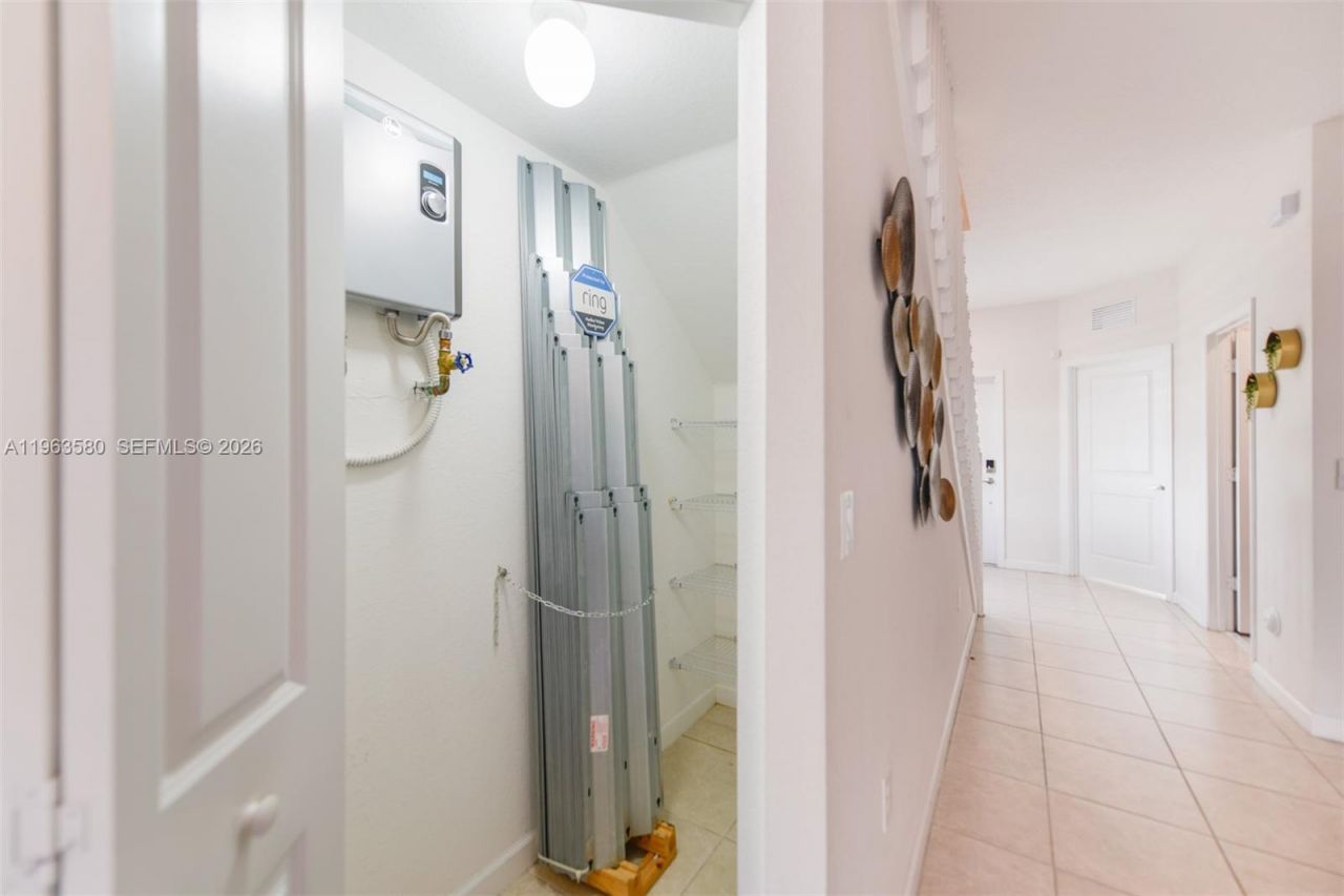 20814 NE 5th Ct , Unit 20814, Miami, FL 33179 Photo