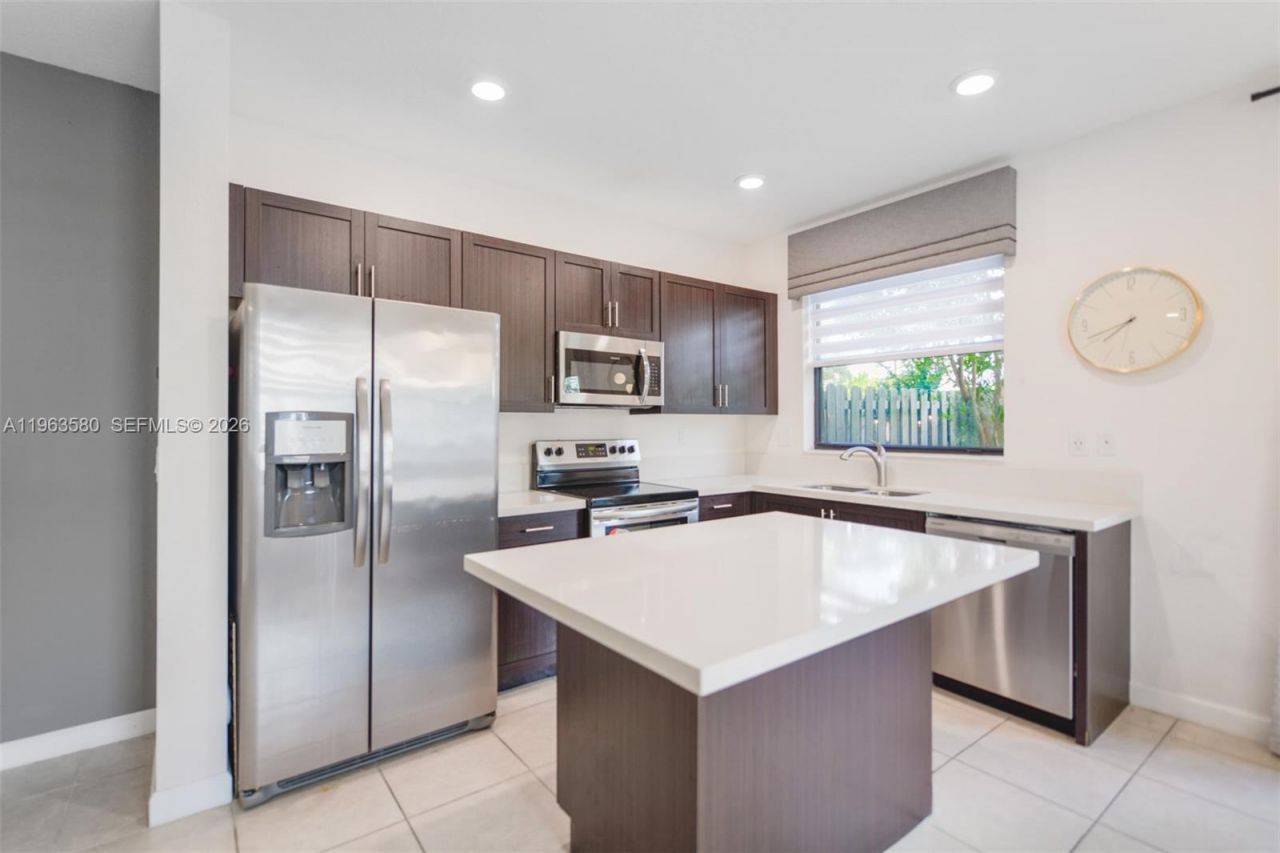 20814 NE 5th Ct , Unit 20814, Miami, FL 33179 Photo