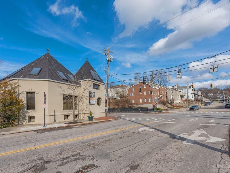 347 Stanley, Cincinnati, OH 45226 Photo 3