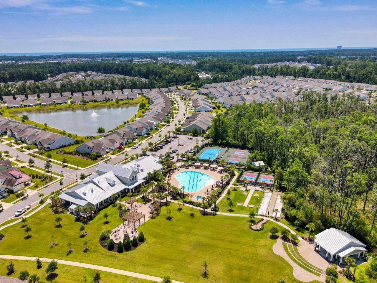 1549 Suncrest Dr. Photo 30