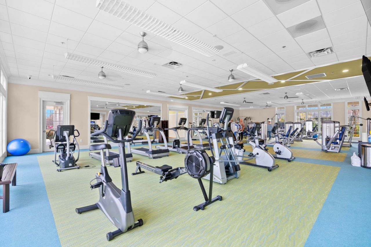 1549 Suncrest Dr. Photo 35