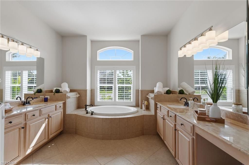 19500 La Serena Dr, Estero, FL 33967 Photo