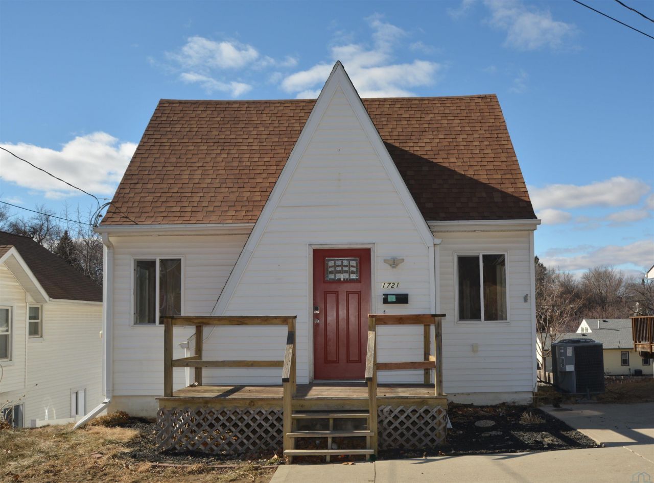 1721 S Hennepin St Sioux City, IA 51106