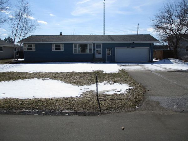 1636 S Cherry Drive, Stevensville, MI 49127