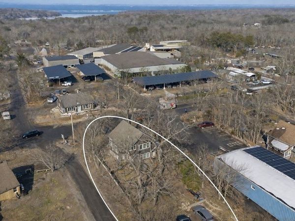 378 State Rd, Tisbury, MA 02568