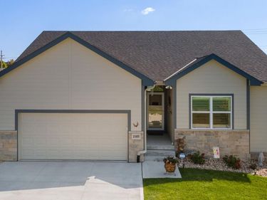 21655 McClellan Drive, Gretna, NE 68028