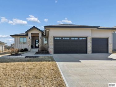 20743 Nina Street, Elkhorn, NE 68022