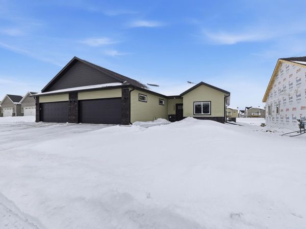 3022 41st Avenue S, Moorhead, MN 56560