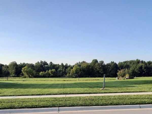 4252 DOWNTON CIRCLE, Green Bay, WI 54313
