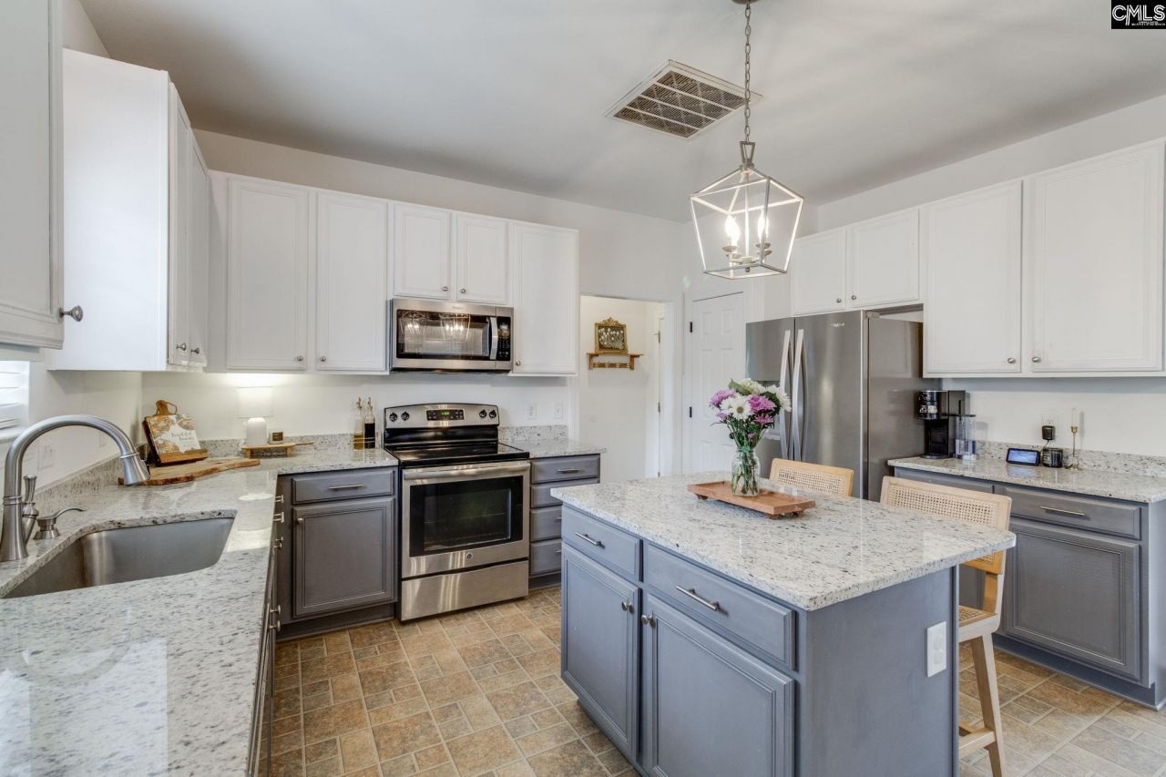 101 Crimson Court Photo 11