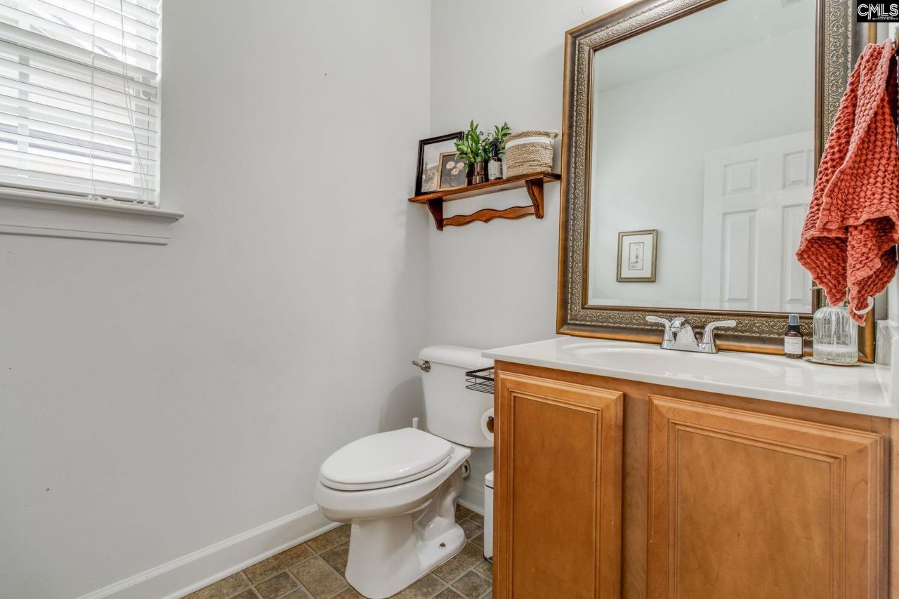 101 Crimson Court Photo 16