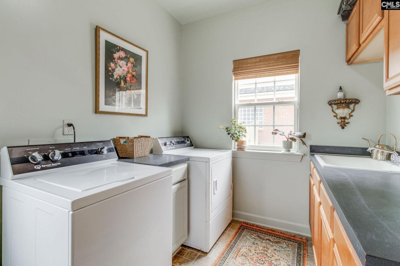 101 Crimson Court Photo 17