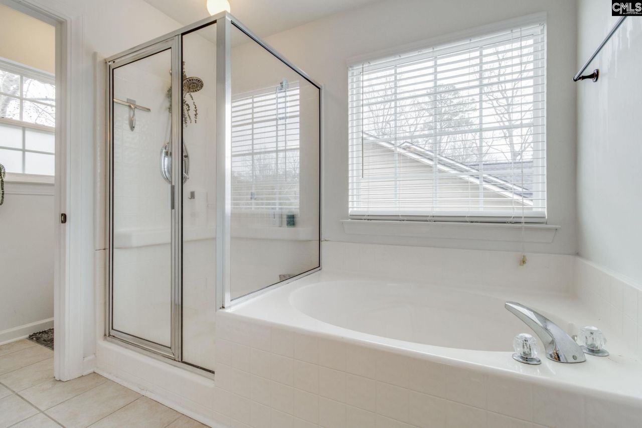 101 Crimson Court Photo 22