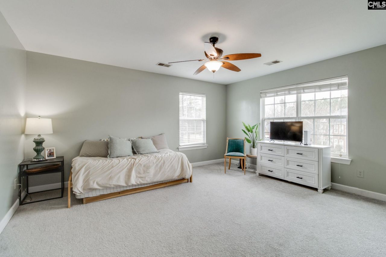 101 Crimson Court Photo 29