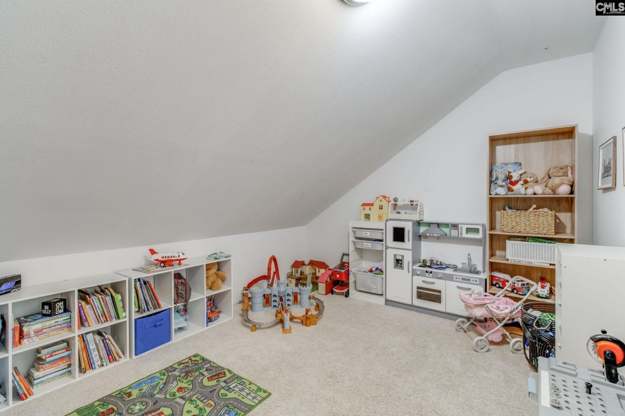 101 Crimson Court Photo 31