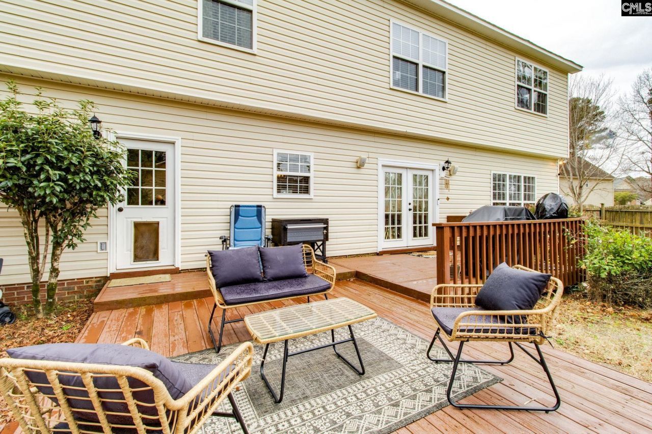 101 Crimson Court Photo 33