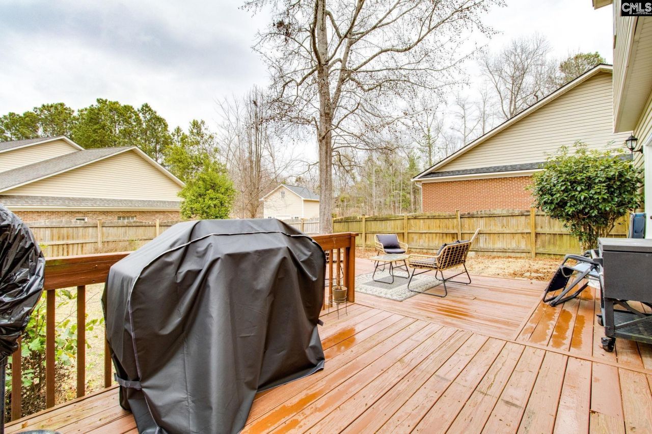 101 Crimson Court Photo 34