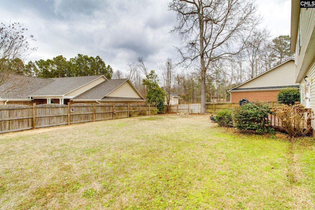 101 Crimson Court Photo 36