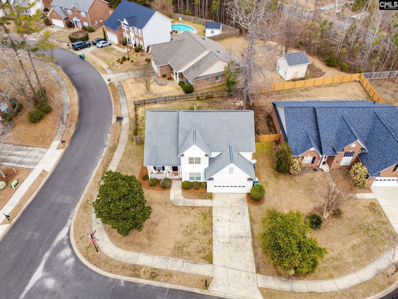 101 Crimson Court Photo 37