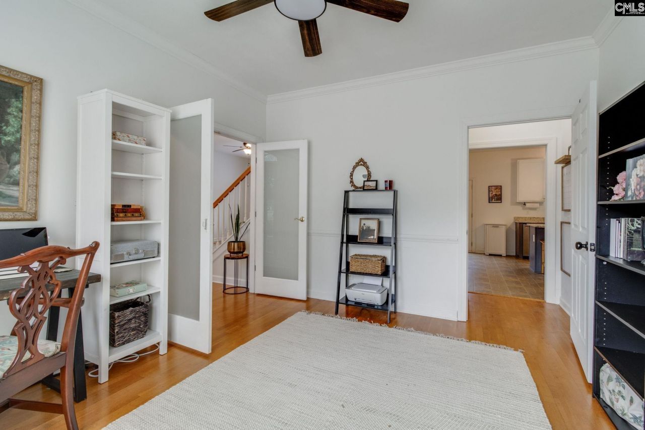 101 Crimson Court Photo 4