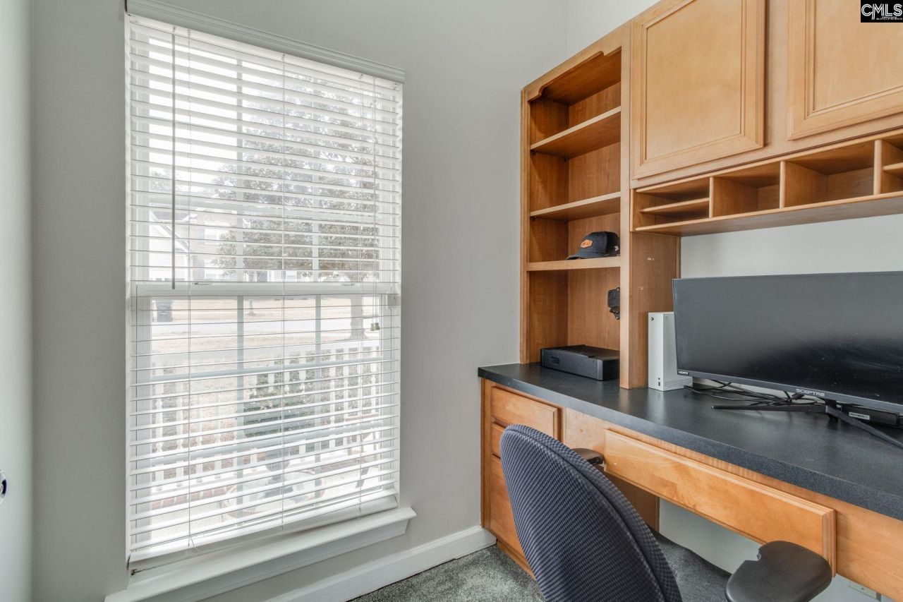 101 Crimson Court Photo 9