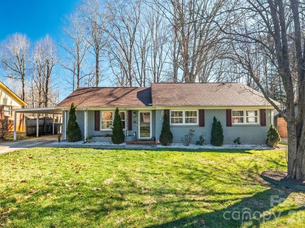 10305 Starwood Drive, Charlotte, NC 28215