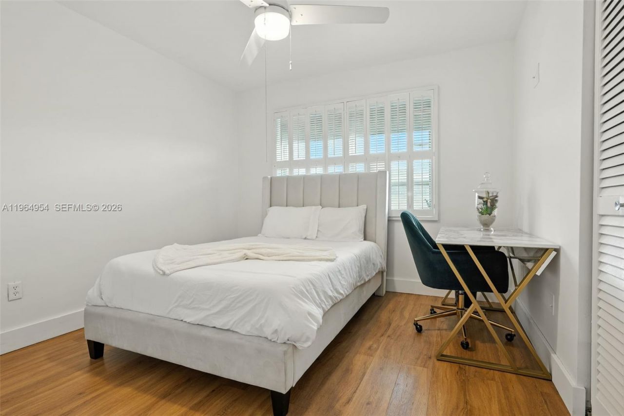 1350 NE 191st St, Unit B307, Miami, FL 33179 Photo