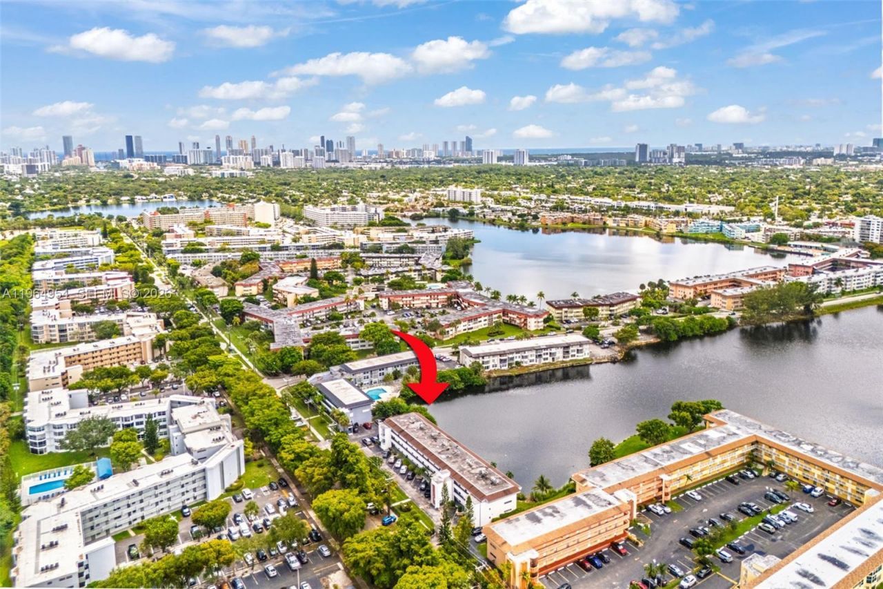 1350 NE 191st St, Unit B307, Miami, FL 33179 Photo