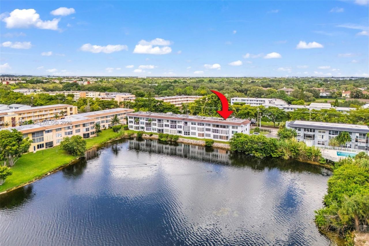1350 NE 191st St, Unit B307, Miami, FL 33179 Photo