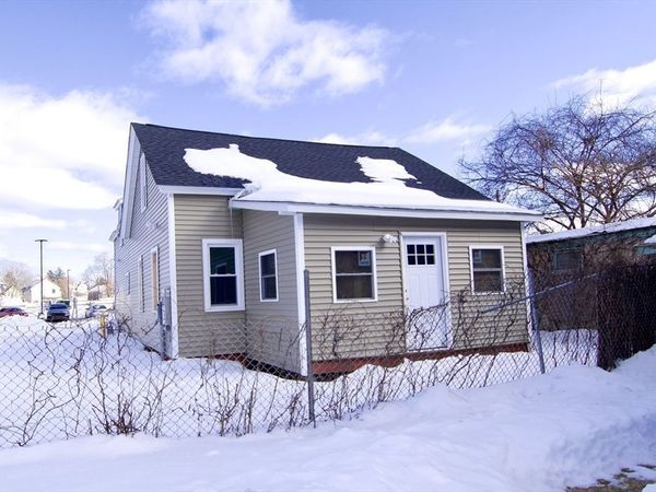 63 Bay St, Springfield, MA 01109