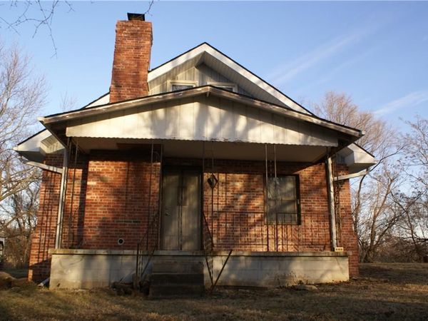 6501 S 16th Street, St Joseph, MO 64504