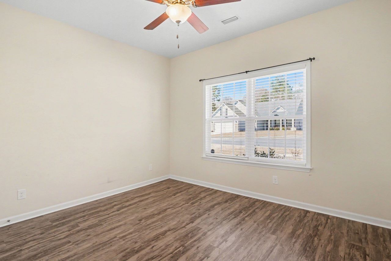 1050 Kennington Ct. Photo 13