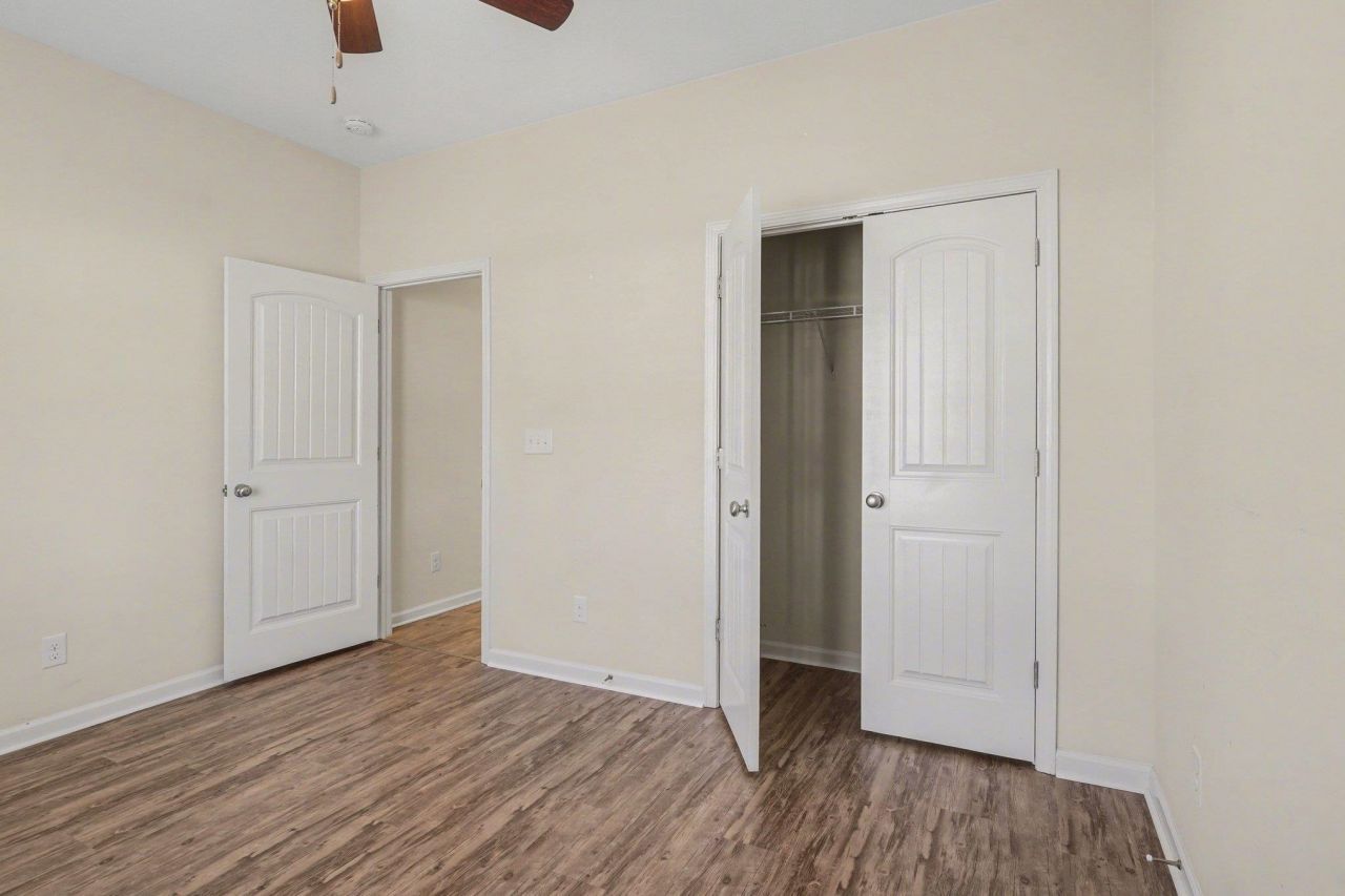 1050 Kennington Ct. Photo 18