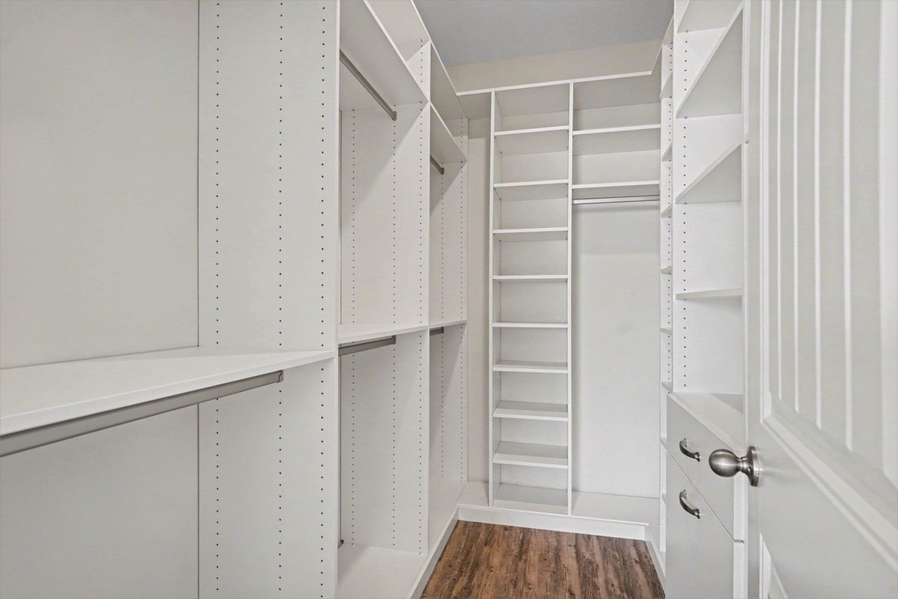 1050 Kennington Ct. Photo 21