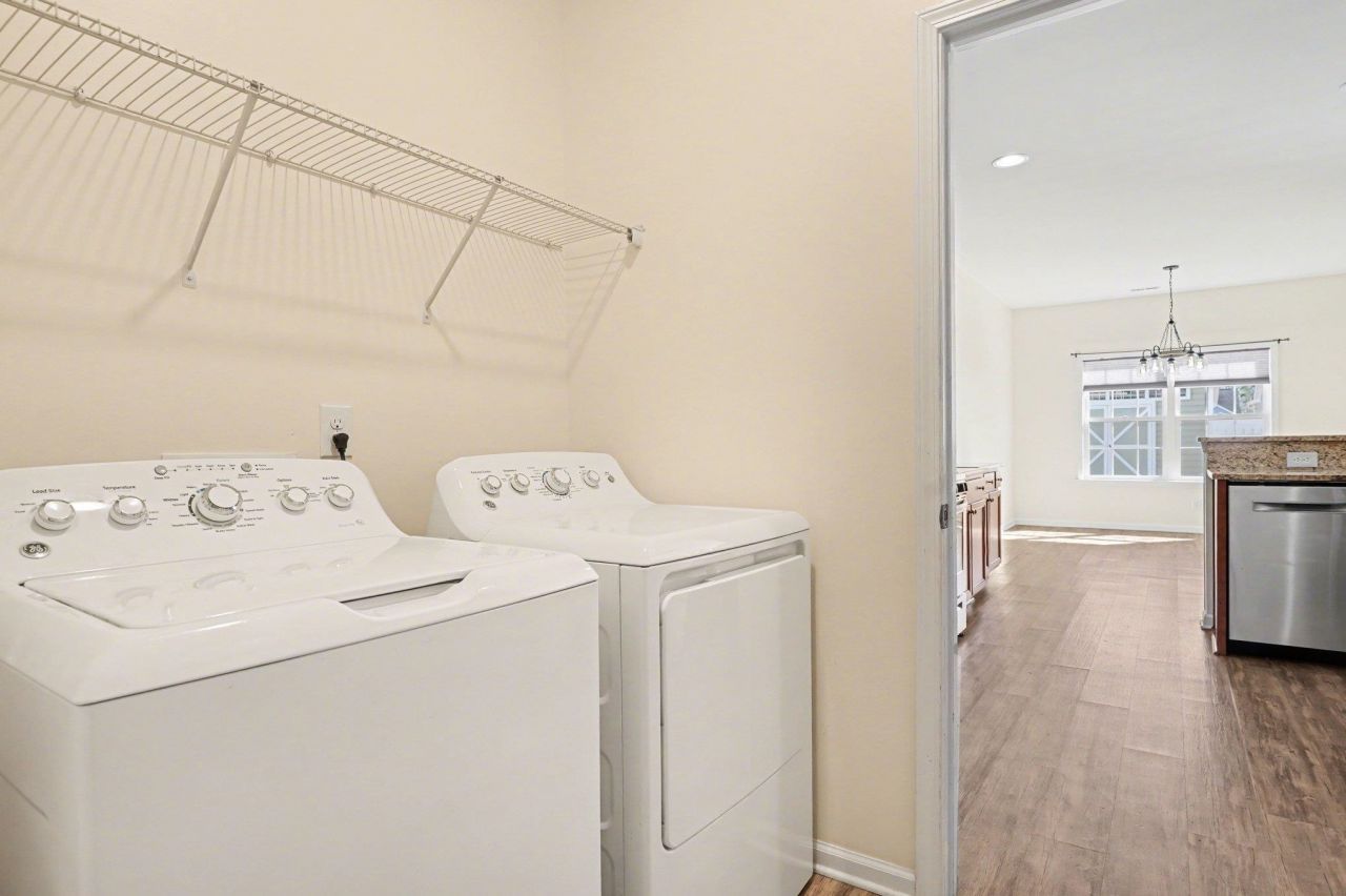 1050 Kennington Ct. Photo 25