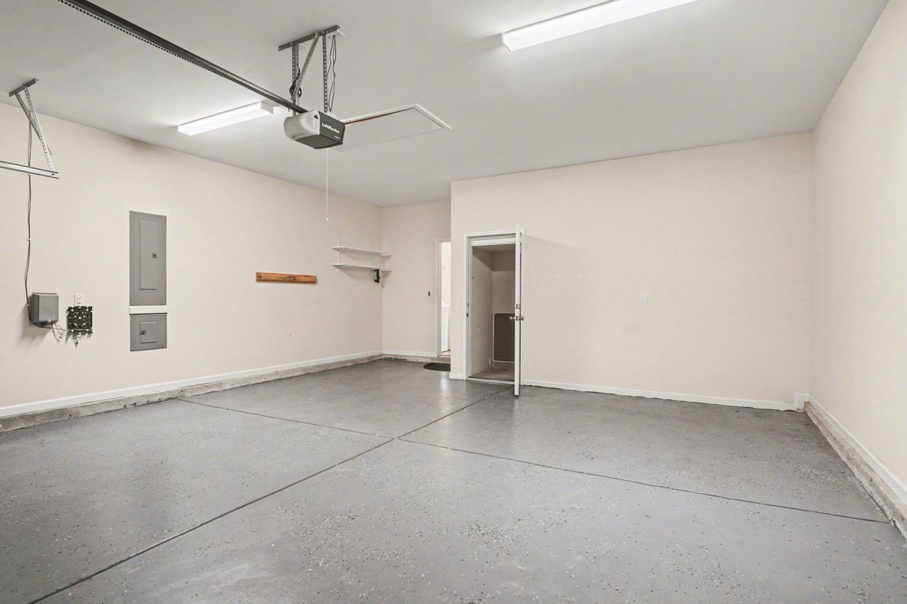 1050 Kennington Ct. Photo 26