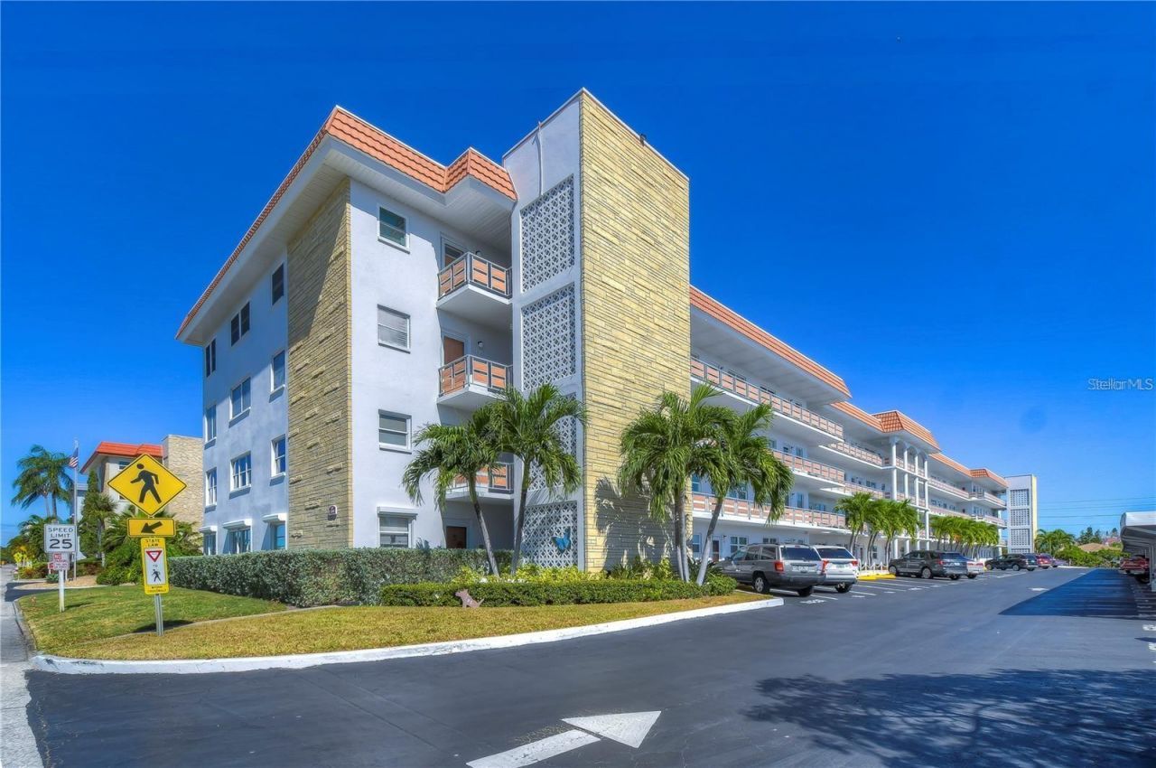 3128 59th Street S, Unit 212, Gulfport, FL 33707 Main Photo