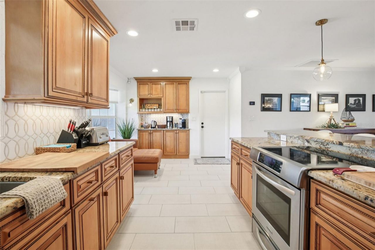 3963 14th Street Ne, Saint Petersburg, FL 33703 Photo