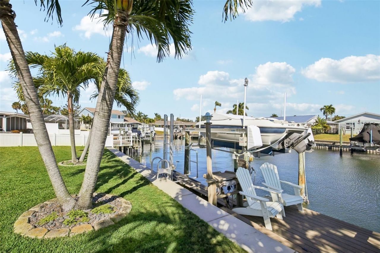 3963 14th Street Ne, Saint Petersburg, FL 33703 Photo