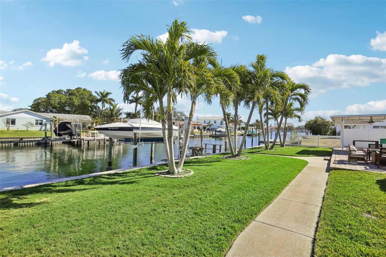 3963 14th Street Ne, Saint Petersburg, FL 33703 Photo