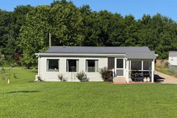 1037 Natures Cove Road photo 4