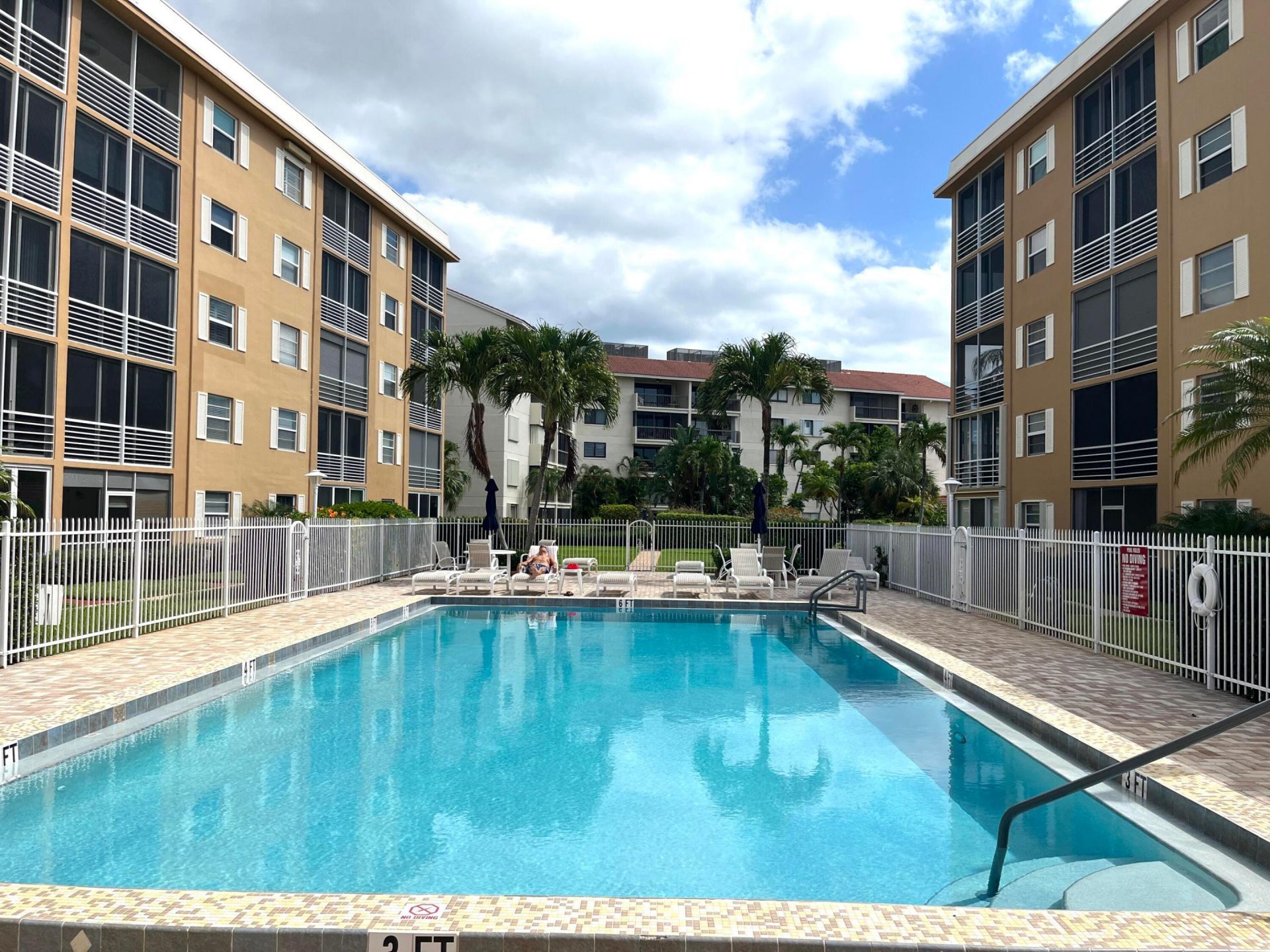 308 Golfview Road, Unit 107, North Palm Beach, FL 33408 Photo