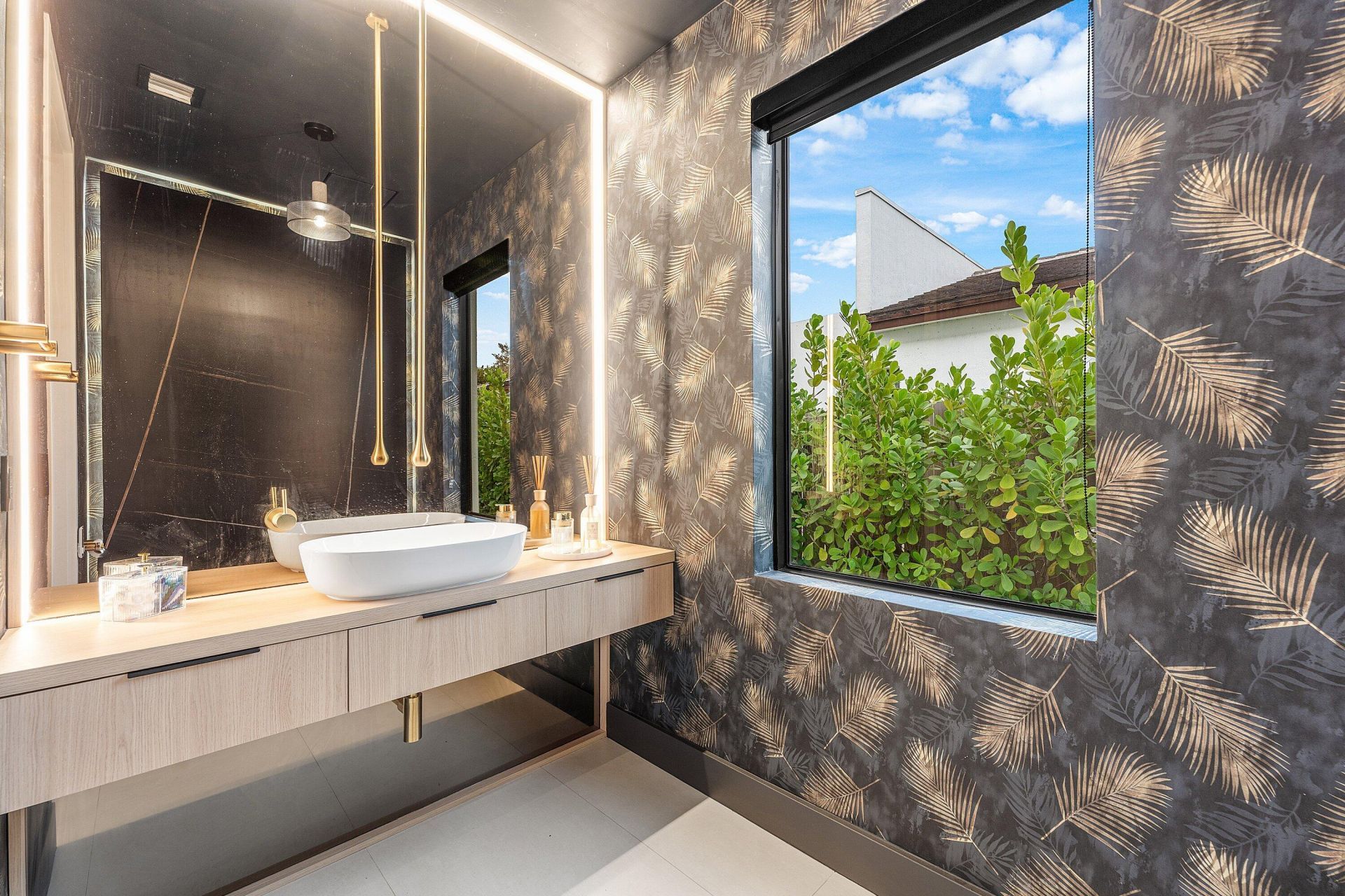 312 NE 210th Way, Miami, FL 33179 Photo