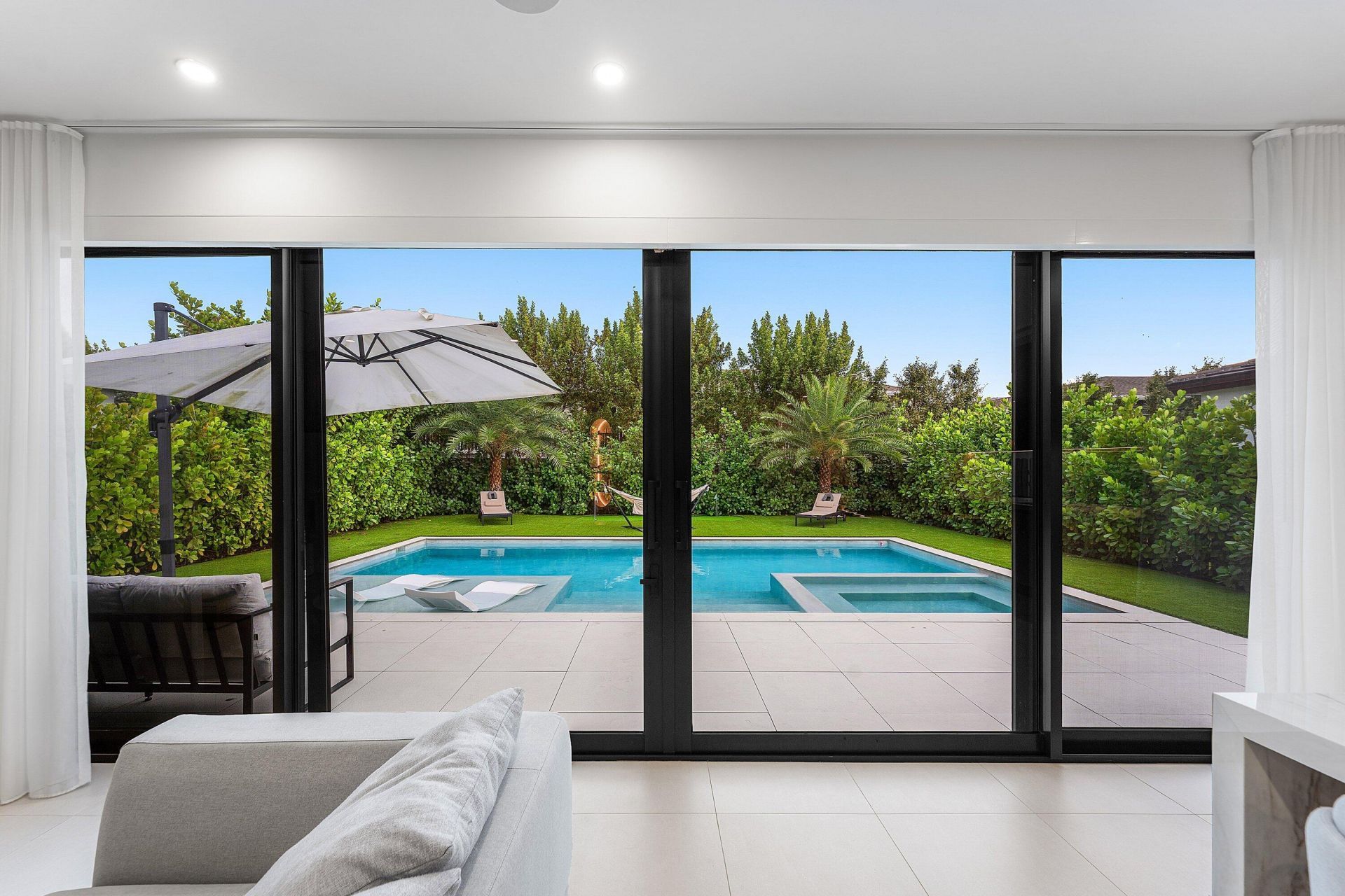 312 NE 210th Way, Miami, FL 33179 Photo