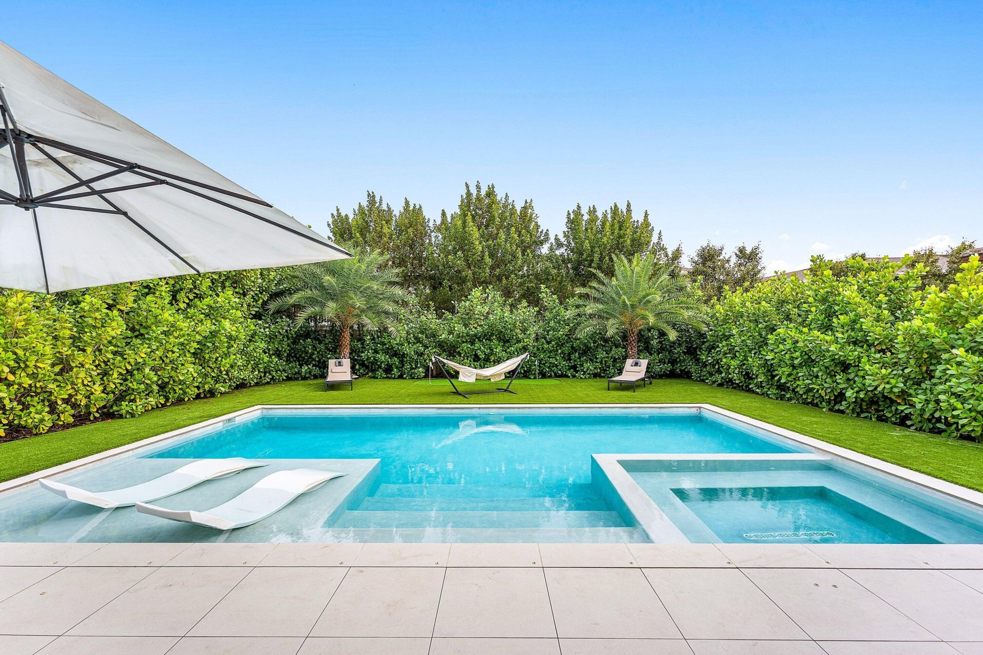 312 NE 210th Way, Miami, FL 33179 Photo